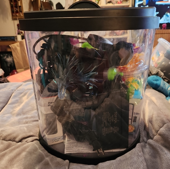 top fin Other - 3.5 gallon Top Fin changing LED coloured lights tank and accessories